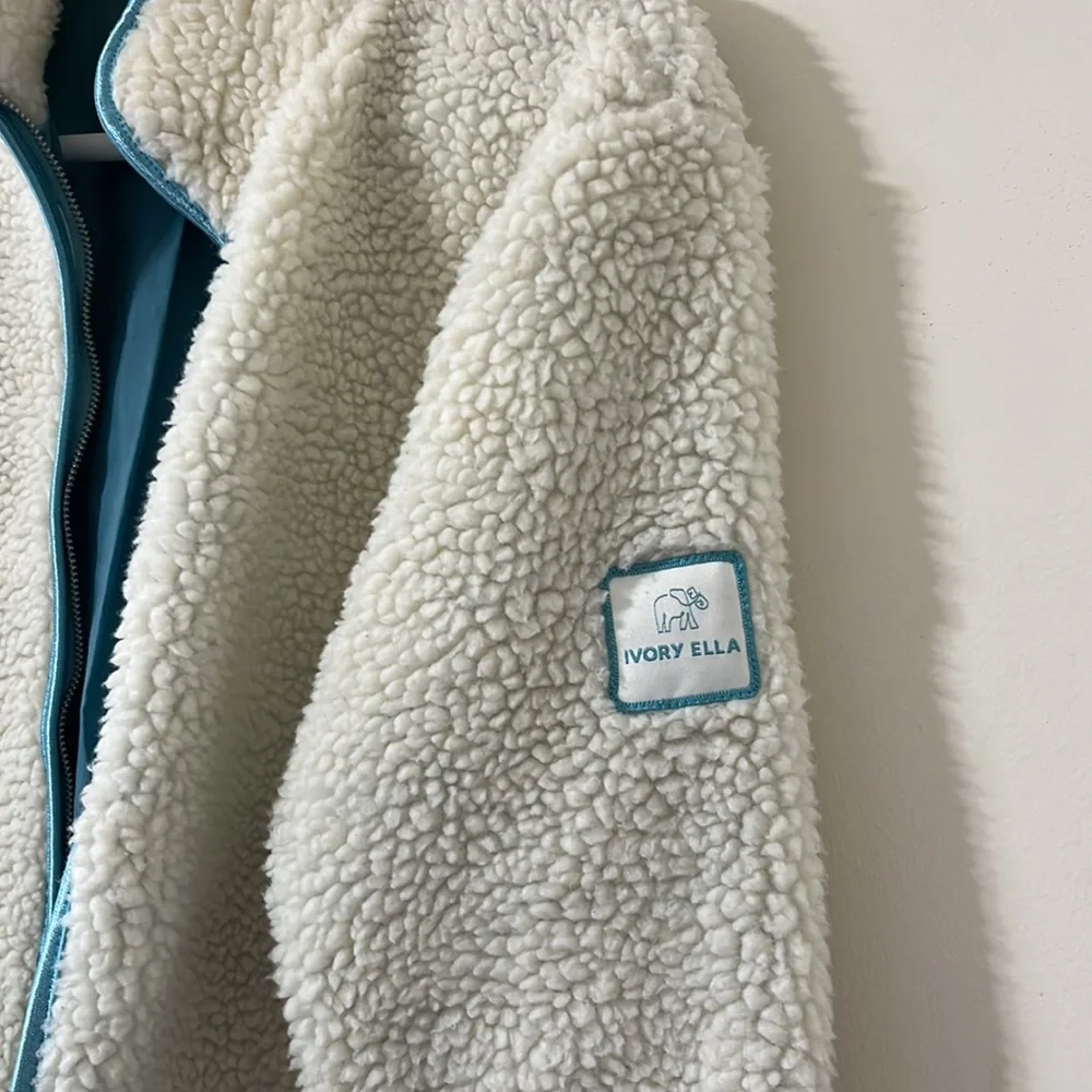 NWOT Ivory Ella Chloe White Sherpa Blue Satin Lined Full Zip Jacket Size Small - Picture 8 of 12